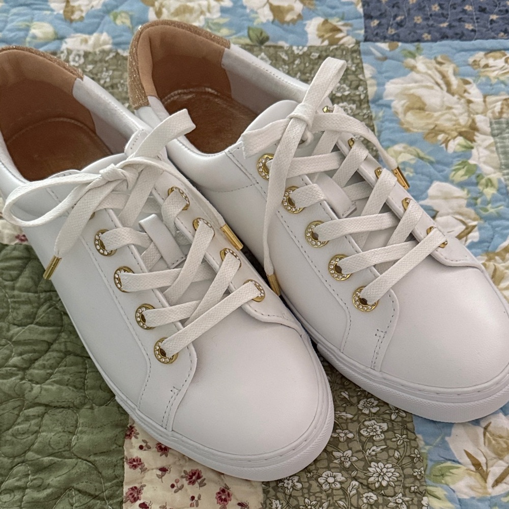 Lilly Lux Hallie Sneaker